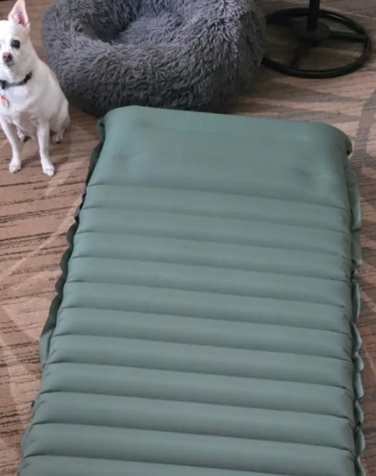 Velora Bivouac™ | Le matelas de camping qui transforme vos nuits en tente en vraies nuits de sommeil